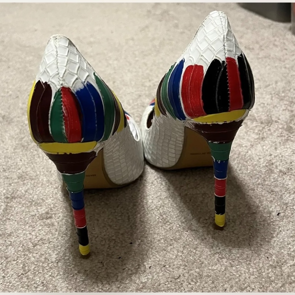 Heels - Picture 4 of 10